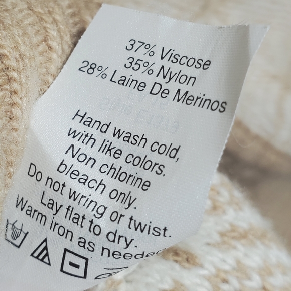 J Crew Factory Diamond Print Tan Sweater Medium - Picture 5 of 7